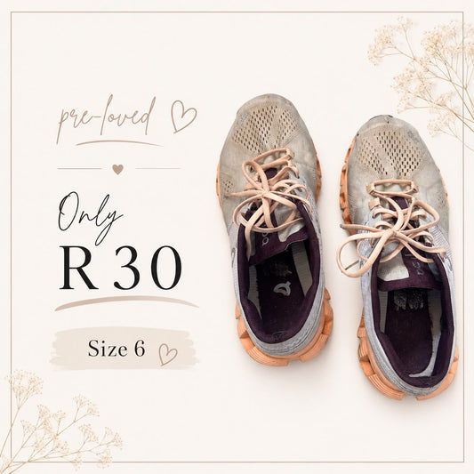 Pre-loved On Cloud Sneakers, Size 6